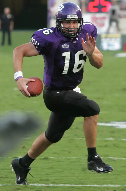 Jeff Ballard runs to the end zone for a touchdown against New Mexico in the first quarter. (AP Photo/Donna McWilliam)