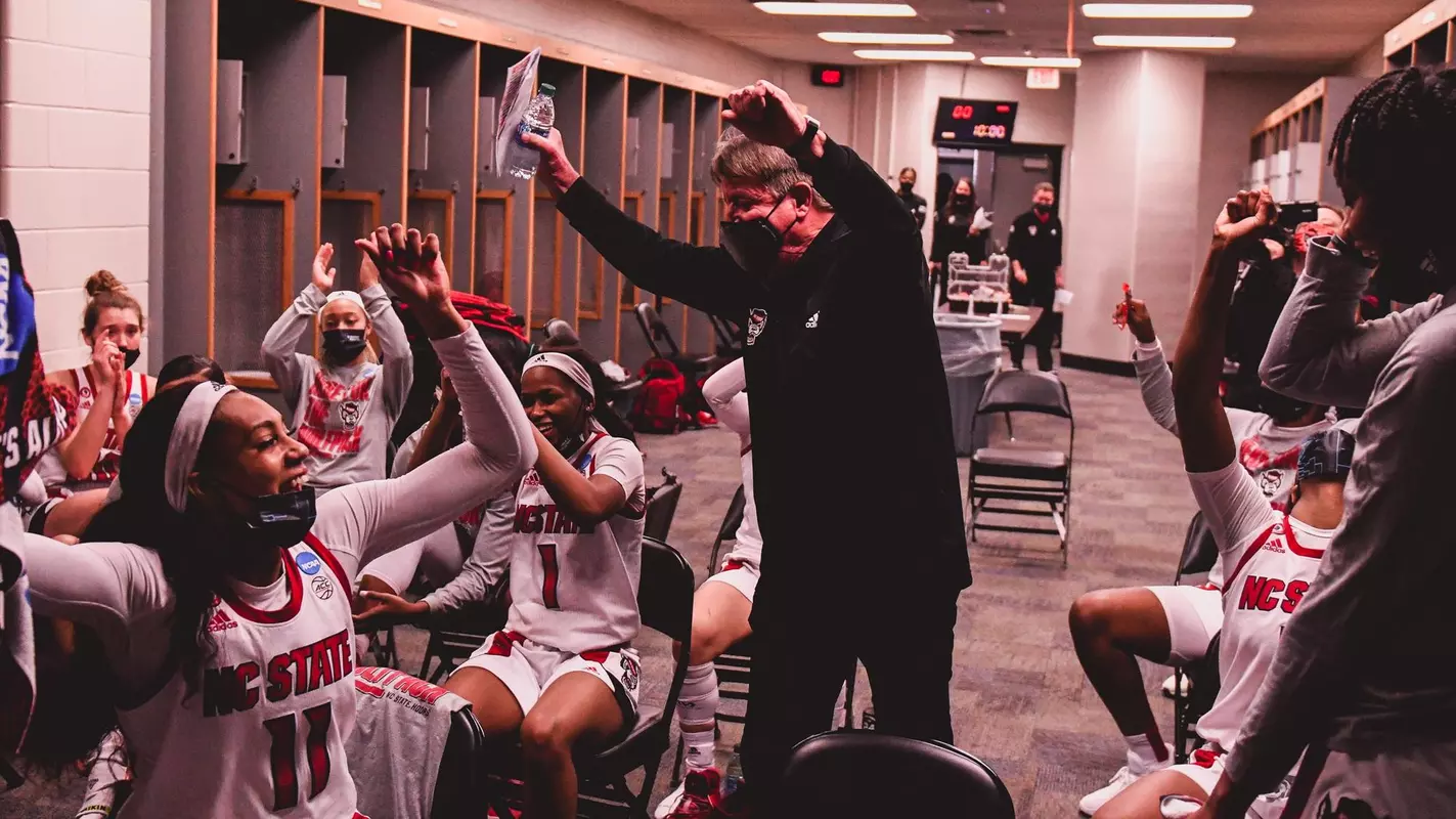 Locker Room Celebration NCAAT R2 2021