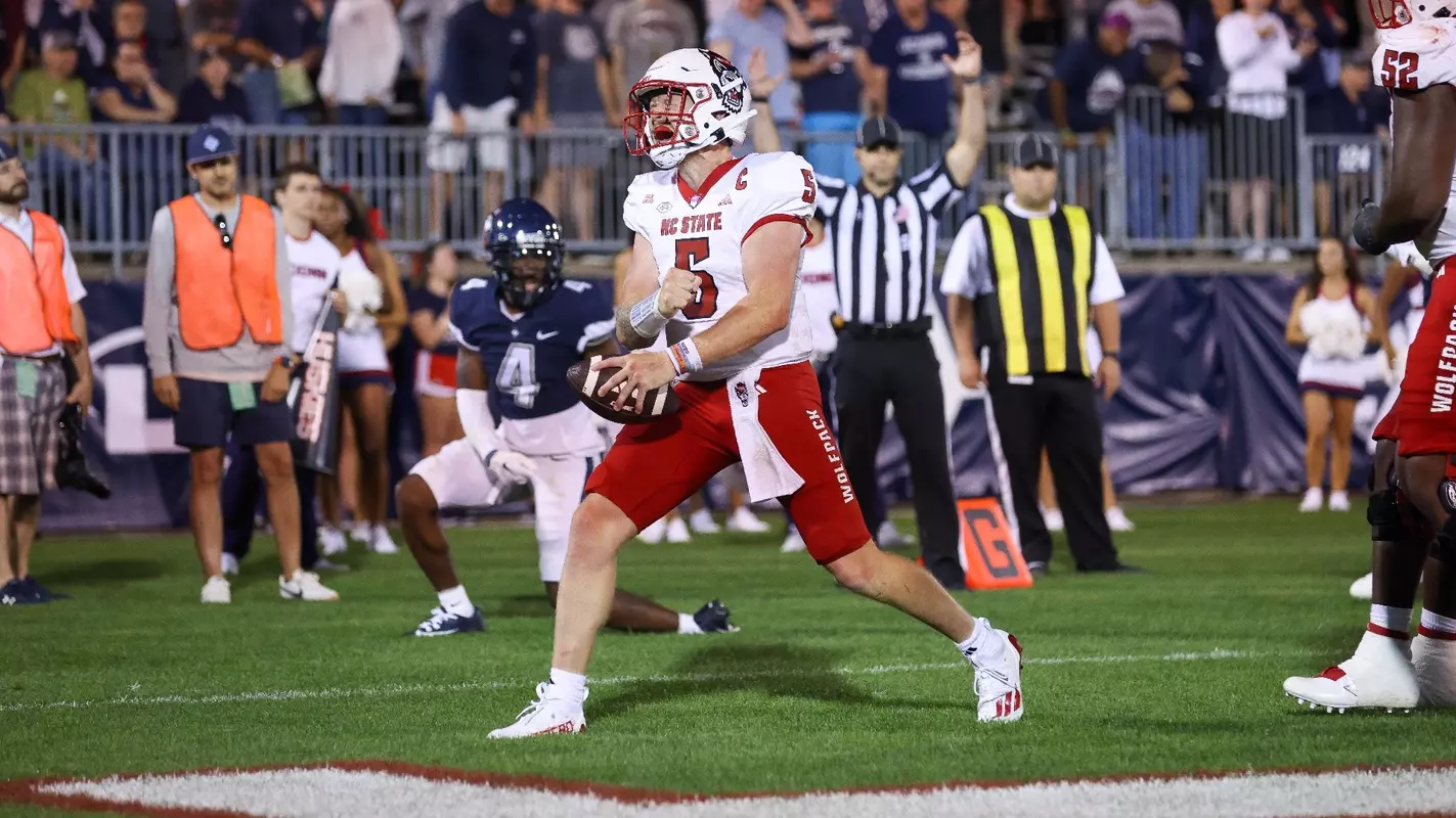 Brennan Armstrong rushing TD vs UCONN