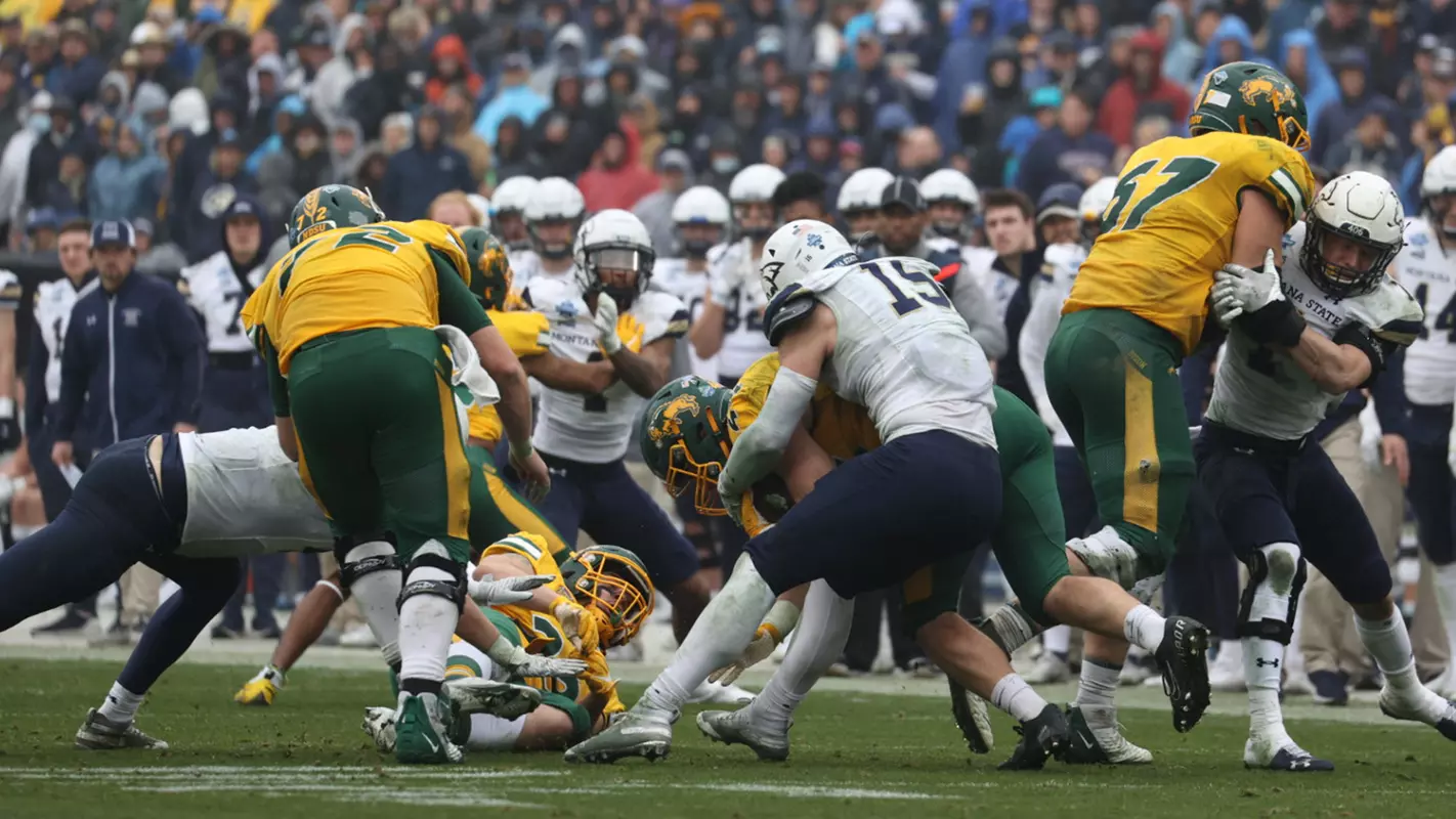 Troy Andersen Tackle 1-9-22