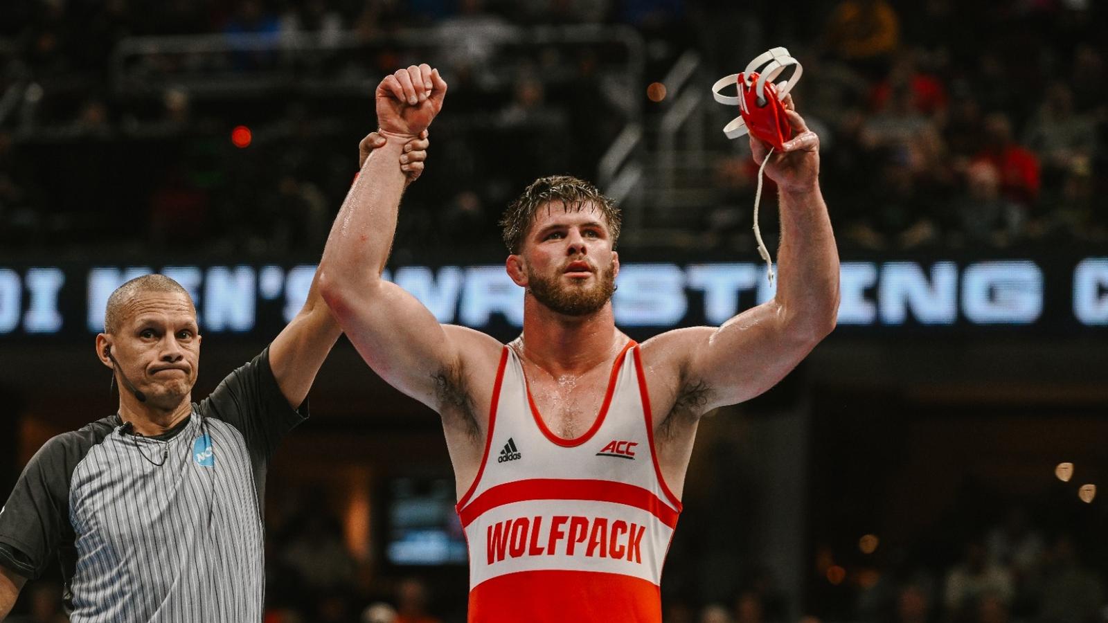 Trumble to the Championship Finals, Robinson Earns All-American Honors