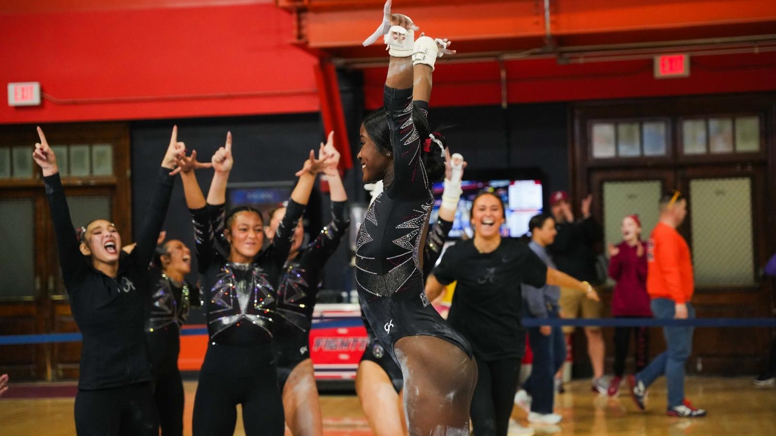 Azaraya Ra-Akbar Strikes Perfection, Tide Rolls Past Illinois with 197.125