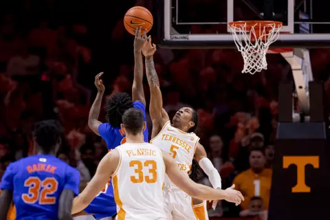 KNOXVILLE, TN - January 26, 2022 - Guard Zakai Zeigler #5 of the Tennessee Volunteers during the game between the Florida Gators and the Tennessee Volunteers at Thompson?Boling Arena in Knoxville, TN. Photo By Andrew Ferguson/Tennessee Athletics