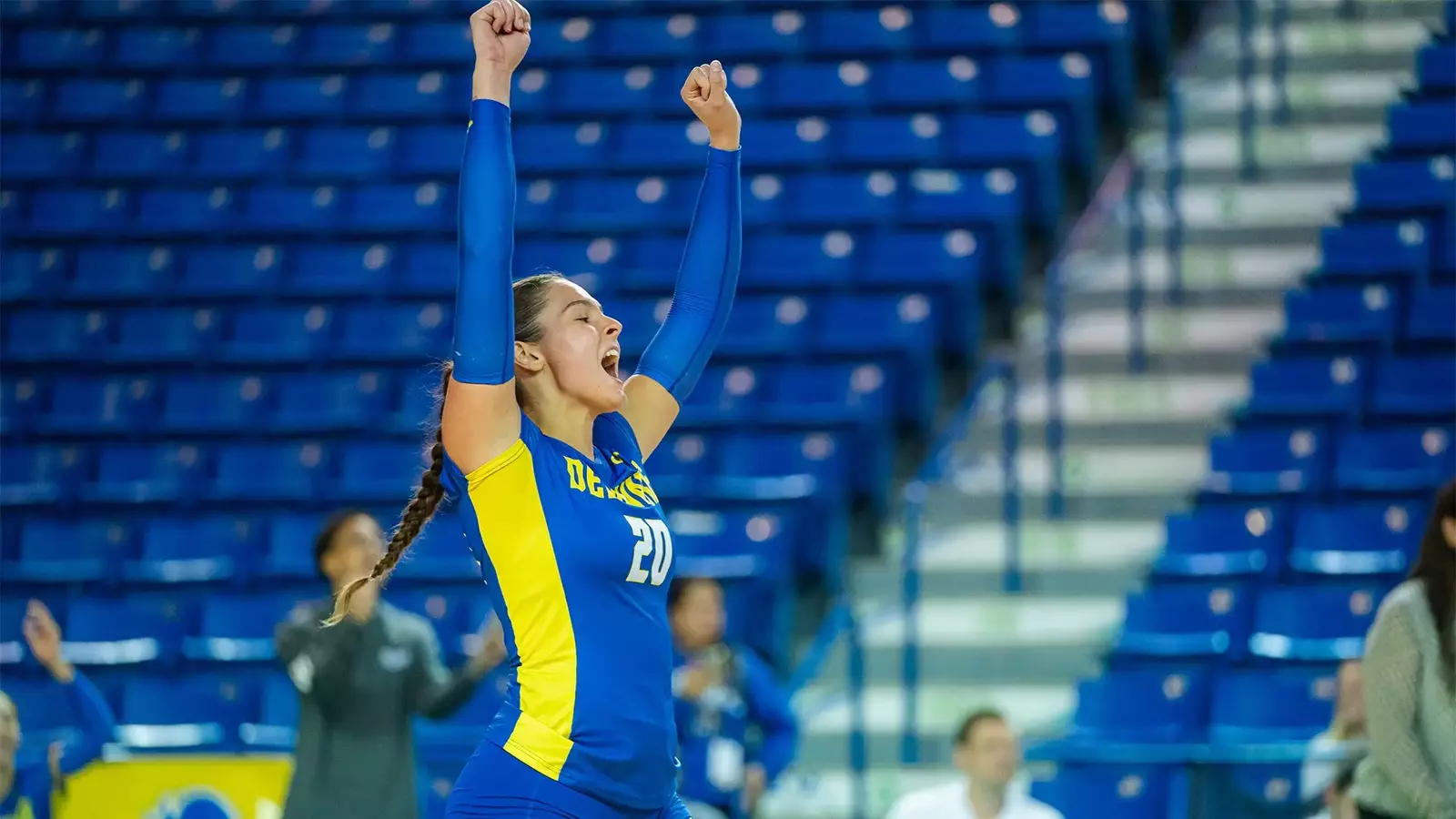 Seemans Records 1000th Career Kill as Volleyball Completes Weekend