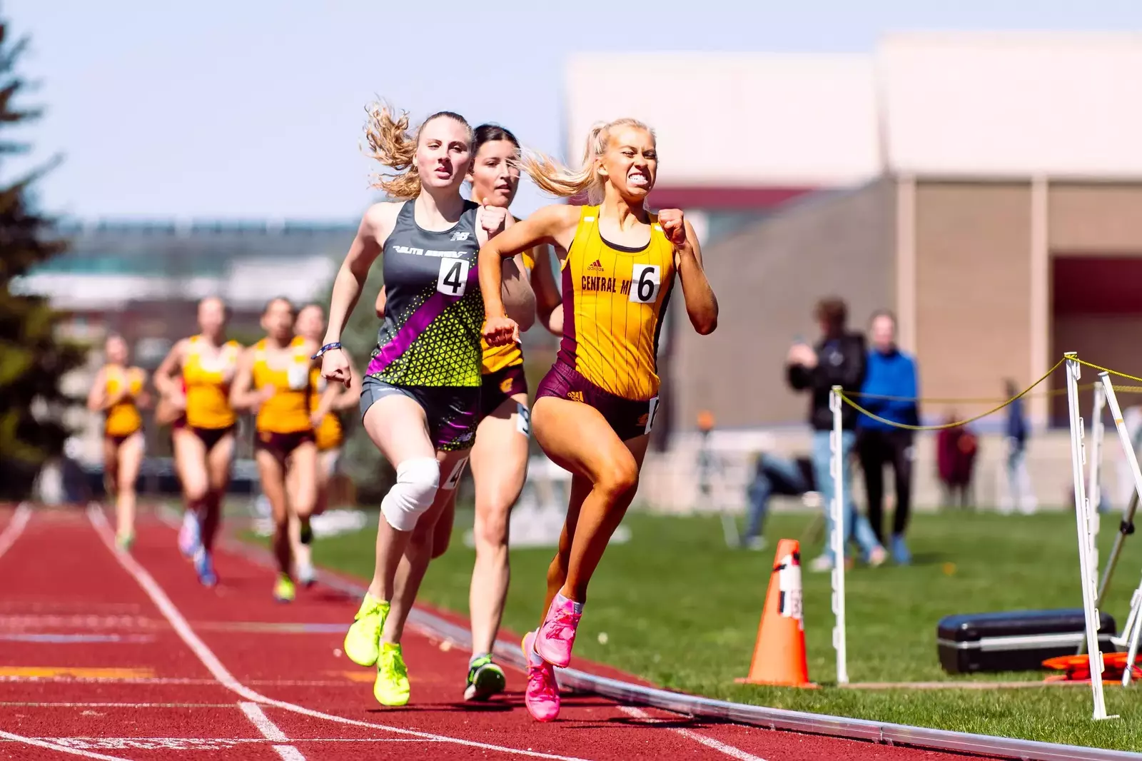 Newcombe submits No. 3 All-Time 1500, Munderloh wins 400 Hurdles at Grand Valley