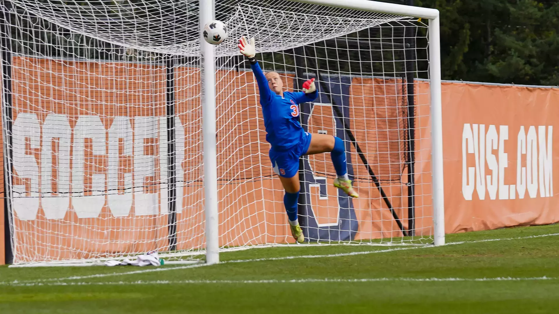 Syracuse women’s soccer blanked by No. 17 Notre Dame Syracuse women’s soccer blanked by No. 17 Notre Dame