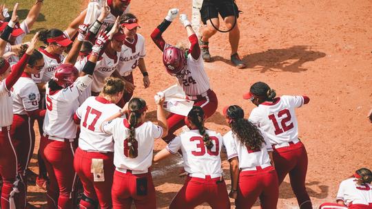 Coleman's Walk-Off Sends Sooners to WCWS Championship Series