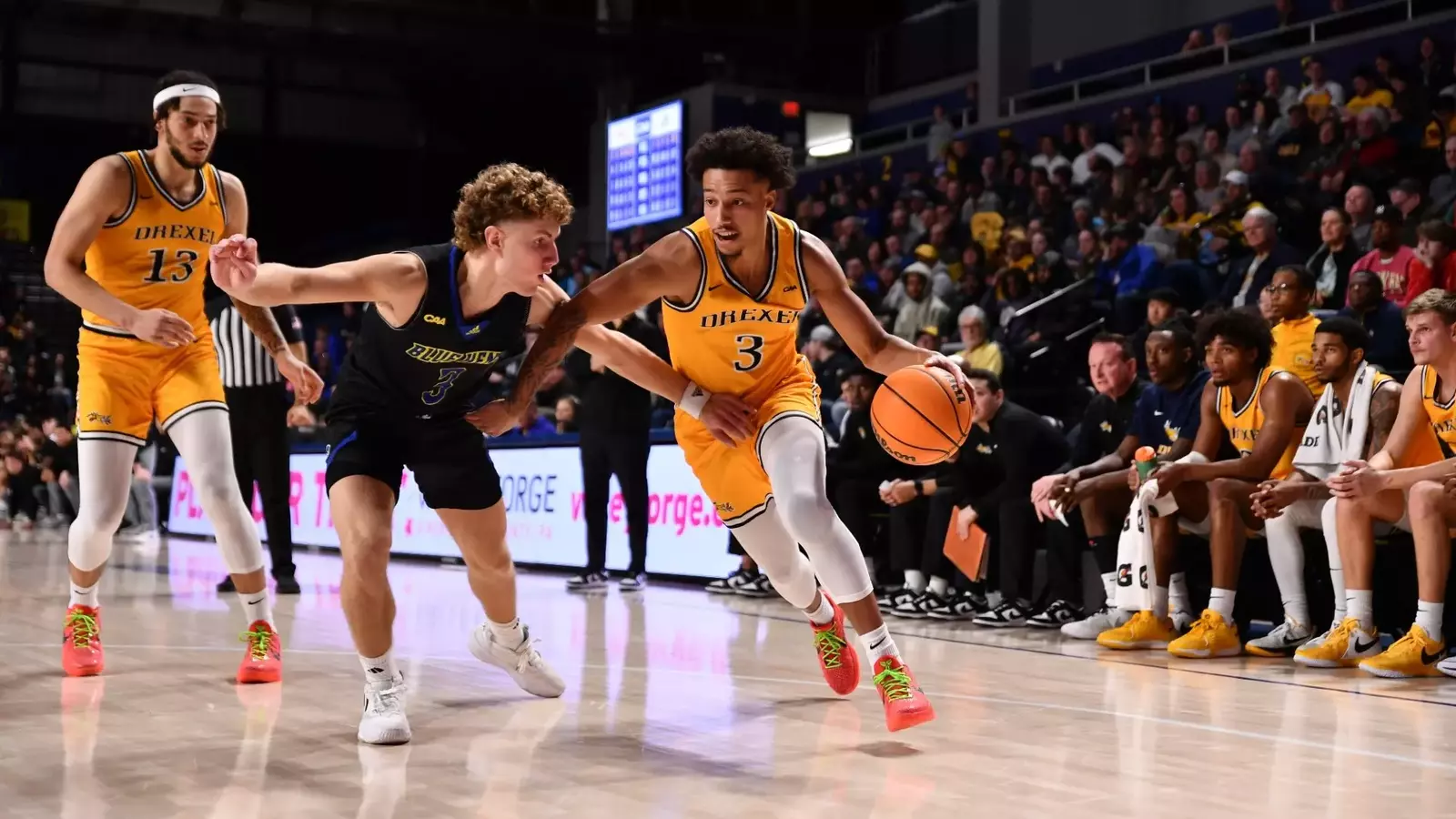 Dragons Rally to Defeat Hofstra at the DAC, 79-77 - Drexel University  Athletics