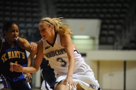 Wildcats KO East Central, 72-65 Image