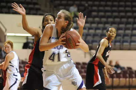 Wildcats win second straight Image