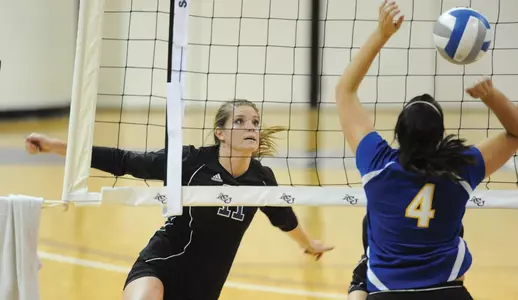 Wildcats Win in Five Sets at UCO Image