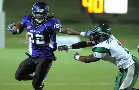 Texans knock off Wildcats, 13-6 Image