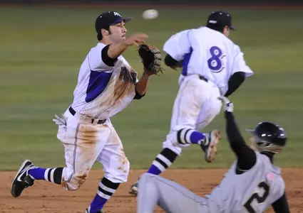 Wildcats up one spot to No. 12 Image