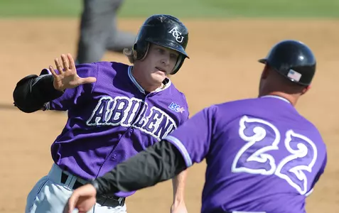 Wildcats blast four HRs in win Image