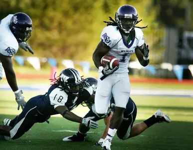 #6 Wildcats open with big win Image