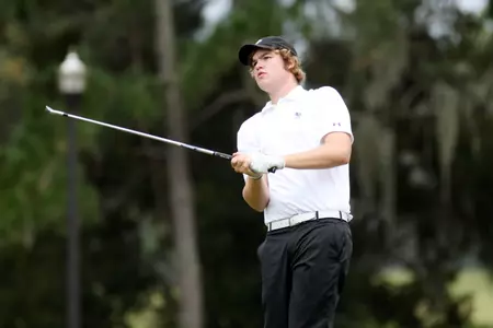 Wildcats rally with second-round 274 to pull to within 5 shots of lead Image