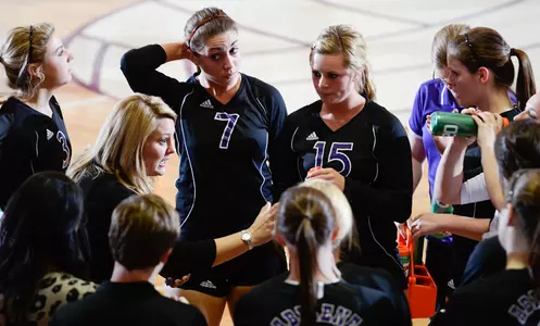 Wildcats fall to Jennies, 3-2 Image