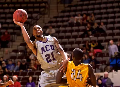 Wildcats stop Patriots, 85-82 Image