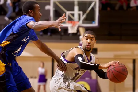 Wildcats blast out-manned Arlington Baptist, 96-57 Image