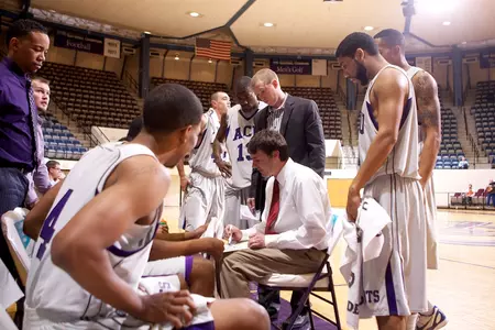 Javelinas KO Wildcats, 72-59 Image