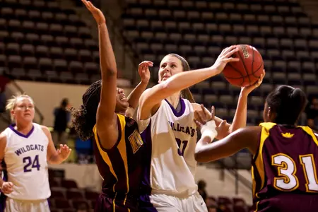 Midwestern State deals Wildcats another setback, 90-82 Image