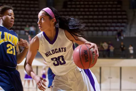 Wildcats roll past Commerce to set up win-or-go-home scenario Image