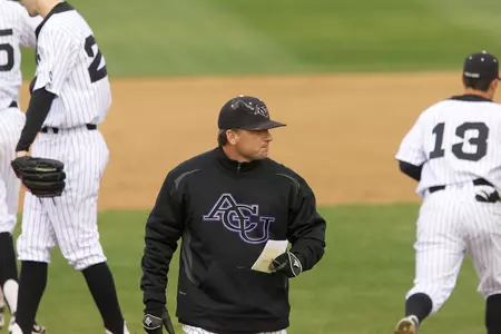 Wildcats swept by Cardinals in LSC doubleheader Image