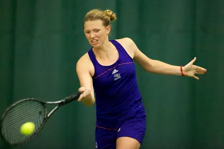 No. 6 Wildcats Post 7-0 Win Over No. 33 St. Edward's Image