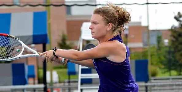Women's Tennis winning streak snapped by Xavier, 5-2 Image