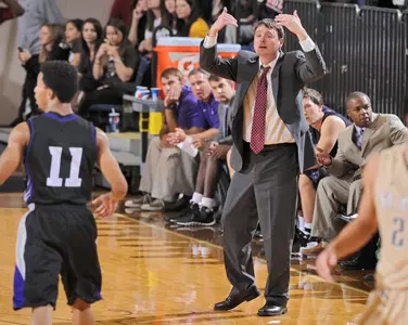 Wildcats set to hit the floor against highest-profile opponent in program history Image