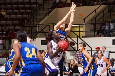 North Texas uses big second half to defeat Wildcats, 64-50 Image