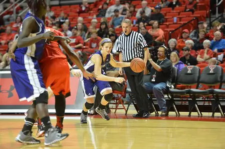 Wildcats blow out New Orleans, 88-44, to record first Southland Conference win Image