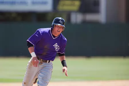 Wildcats fall two games behind first-place Tarleton State following 9-2 loss Image