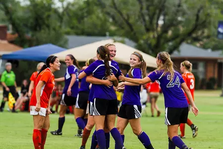 Soccer runs unbeaten streak to eight with 2-1 win over Sam Houston Image