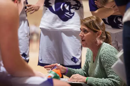 Nicholls rolls past cold-shooting Wildcats Image