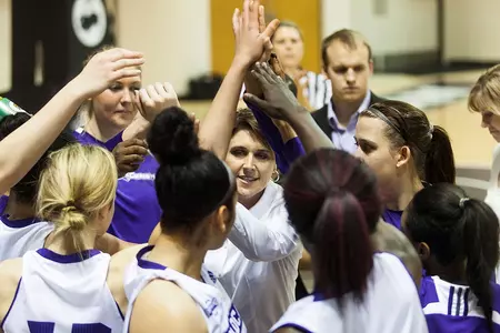 Wildcats rally from double-digit first-half deficit to knock off Huskies, 82-70 Image