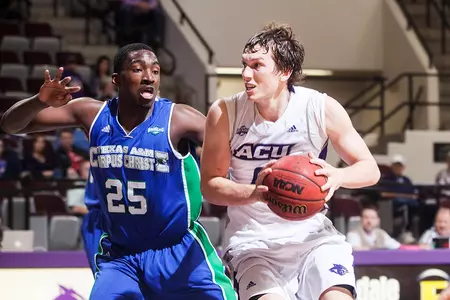 Wildcats, Cardinals set to duel in season-finale at Moody Coliseum Image