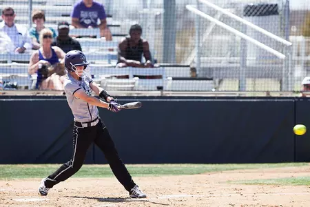Softball suffers 5-1 loss at UT-Arlington Image