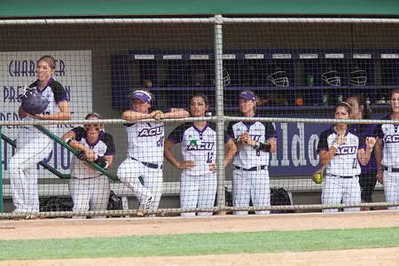 Softball drops third game of series to Houston Baptist Image