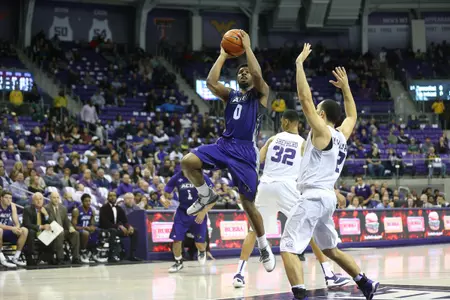 Five Wildcats in double figures in 90-48 win Image