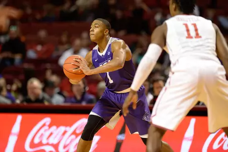 Second-half rally pushes UNO past Wildcats, 75-66 Image