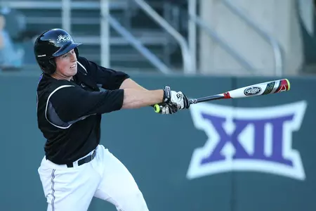 Arizona hands Wildcats 8-3 loss in season finale Image