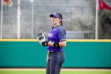 Softball cracks three home runs in 6-5 win vs. UNI Image