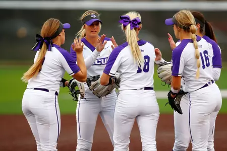 Softball in Florida this weekend for five-game tournament Image