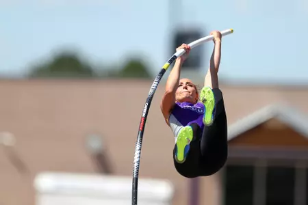 Wylie's Mascorro ties ACU pole vault record Image