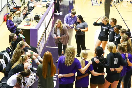 3-1 loss at UIW keeps volleyball from clinching Image