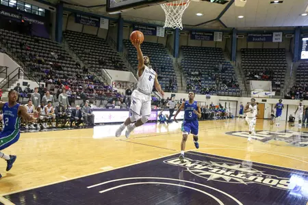 Islanders deal Wildcats setback with 76-67 win Image