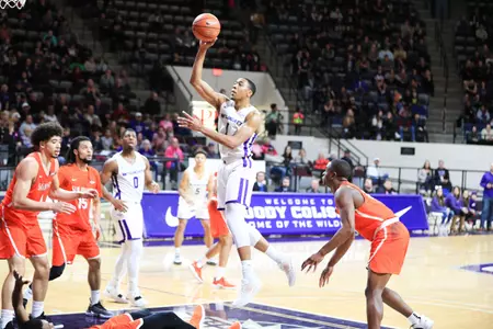 Wildcats begin final road trip of season on Gulf Coast Image