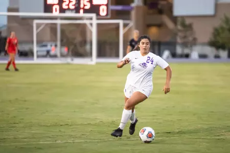 Brianna Diaz takes the ball upfield during an intrasquad scrimmage.