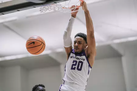 Coryon Mason dunks in win over McMurry